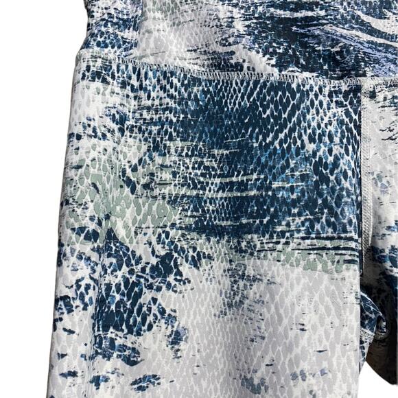 Fabletics blue and green print cropped leggings - Women's XS - Picture 2 of 7